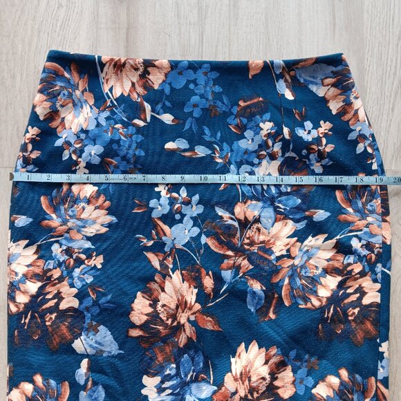 Talbots Pencil Skirt Floral Lined Mid-Weight Blue Brown Tan Professional Size 8 - Picture 8 of 10